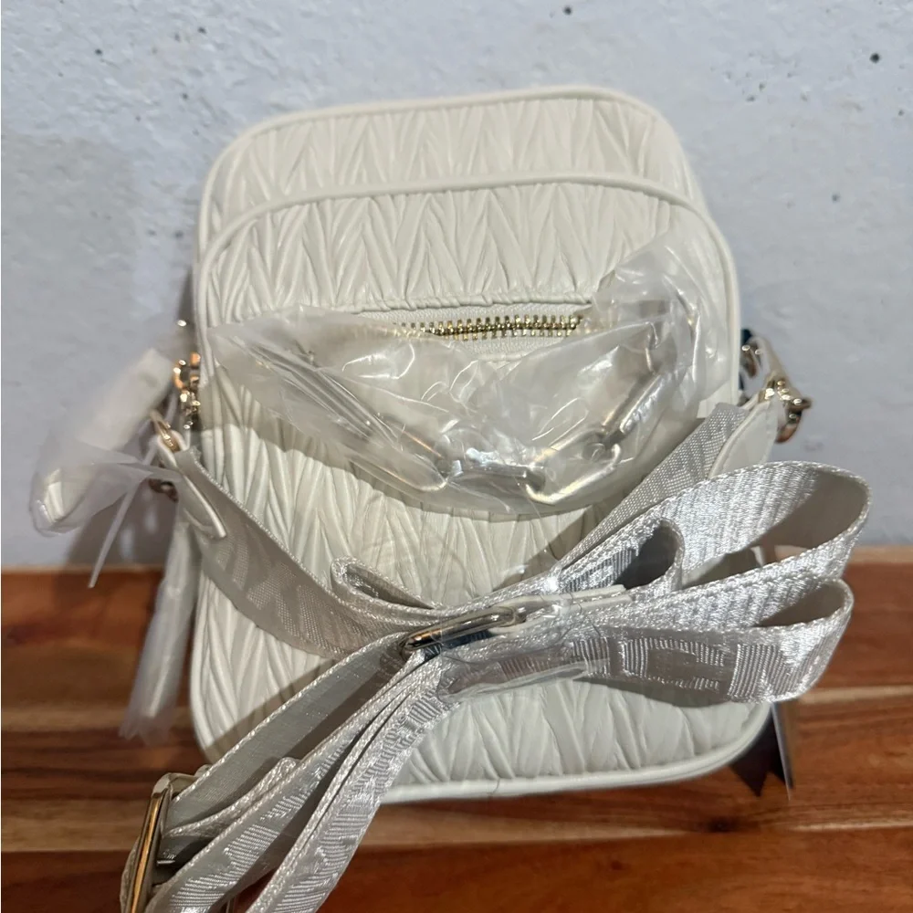NWT STEVE MADDEN. CROSSBODY BAG.